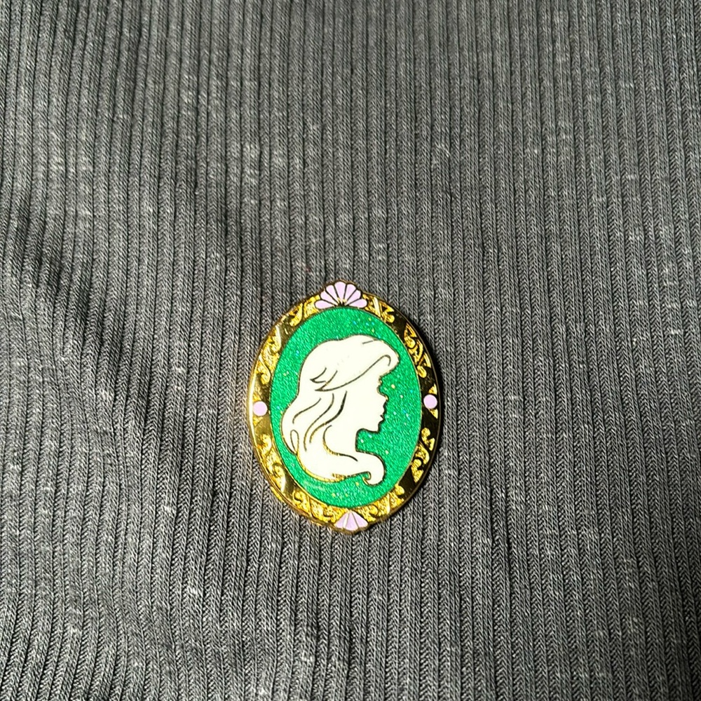 Ariel Portrait Disney Pin trading 5/$25